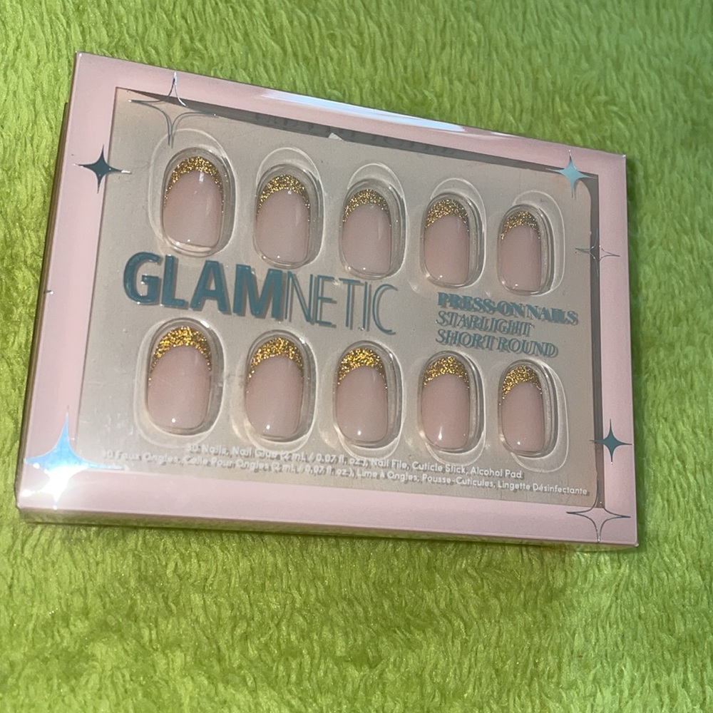 Glamnetic Press-on Nails Starlight Gold Shimmer French Tip Short Round Reusable